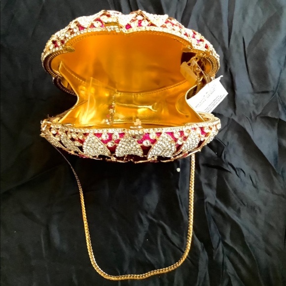 Natasha Couture Flower Clutch - Picture 3 of 4